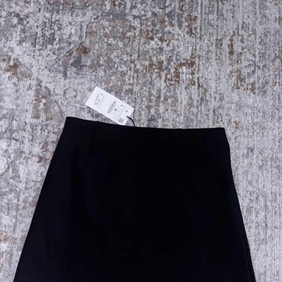 Black mini skirt - Picture 4 of 5